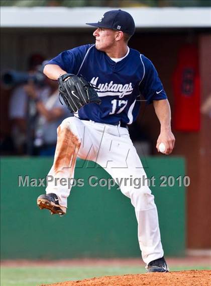 Thumbnail 2 in Texas City vs. Lamar Consolidated (Texas 4A Region III Playoffs - Game 1)  photogallery.