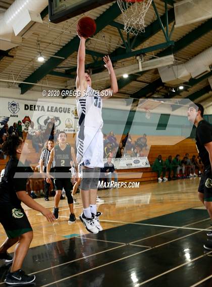 Thumbnail 2 in Pleasant Valley vs Monterey Trail (Adidas Challenge) photogallery.