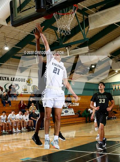 Thumbnail 3 in Pleasant Valley vs Monterey Trail (Adidas Challenge) photogallery.