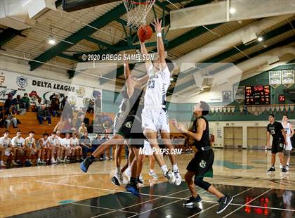 Thumbnail 3 in Pleasant Valley vs Monterey Trail (Adidas Challenge) photogallery.
