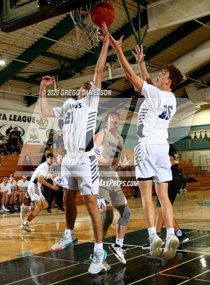 Thumbnail 1 in Pleasant Valley vs Monterey Trail (Adidas Challenge) photogallery.