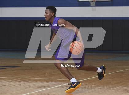 Thumbnail 1 in McKinney vs. Angleton (McDonald's Texas Invitational) photogallery.