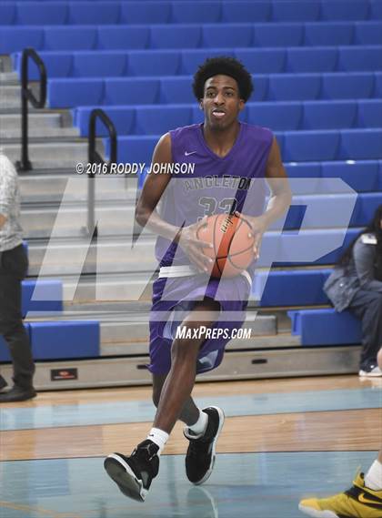 Thumbnail 1 in McKinney vs. Angleton (McDonald's Texas Invitational) photogallery.