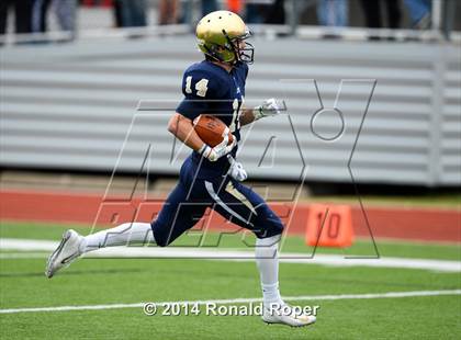 Thumbnail 3 in Dallas Jesuit vs. Rockwall (UIL 6A  Area Playoff) photogallery.