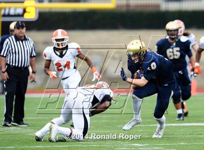 Thumbnail 3 in Dallas Jesuit vs. Rockwall (UIL 6A  Area Playoff) photogallery.