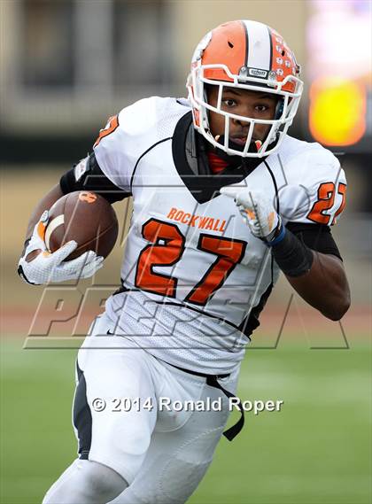 Thumbnail 1 in Dallas Jesuit vs. Rockwall (UIL 6A  Area Playoff) photogallery.