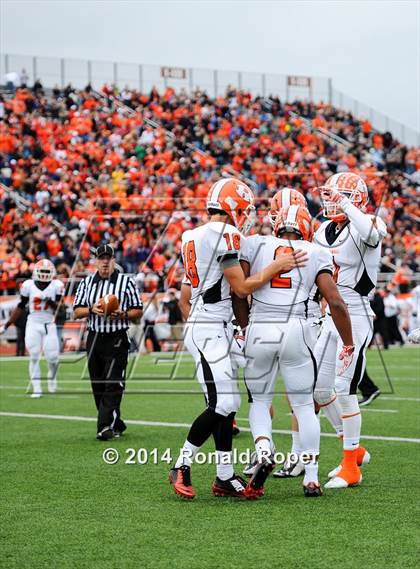 Thumbnail 2 in Dallas Jesuit vs. Rockwall (UIL 6A  Area Playoff) photogallery.