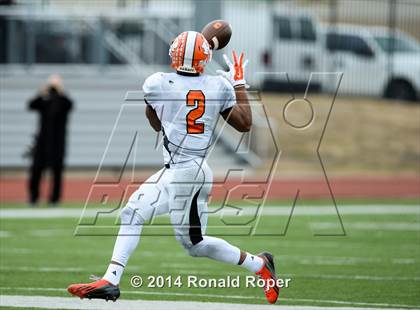 Thumbnail 2 in Dallas Jesuit vs. Rockwall (UIL 6A  Area Playoff) photogallery.