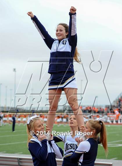 Thumbnail 3 in Dallas Jesuit vs. Rockwall (UIL 6A  Area Playoff) photogallery.