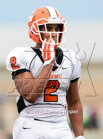 Thumbnail 2 in Dallas Jesuit vs. Rockwall (UIL 6A  Area Playoff) photogallery.