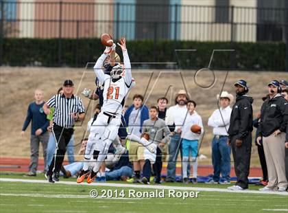 Thumbnail 1 in Dallas Jesuit vs. Rockwall (UIL 6A  Area Playoff) photogallery.