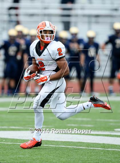 Thumbnail 1 in Dallas Jesuit vs. Rockwall (UIL 6A  Area Playoff) photogallery.