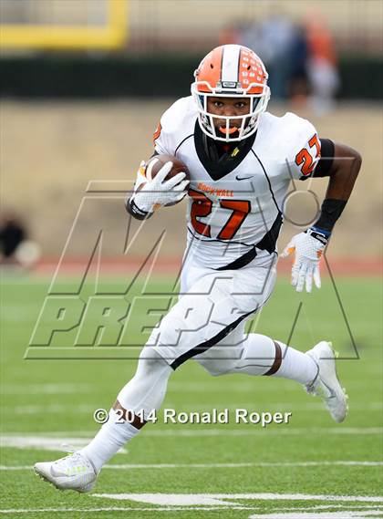 Thumbnail 3 in Dallas Jesuit vs. Rockwall (UIL 6A  Area Playoff) photogallery.