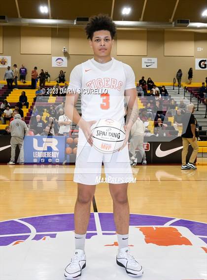 Thumbnail 2 in Wasatch Academy vs. AZ Compass Prep National (Hoophall West Invitational) photogallery.