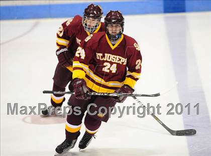 Thumbnail 3 in St. Joseph vs. New Canaan (CIAC Division 1 Semifinal) photogallery.