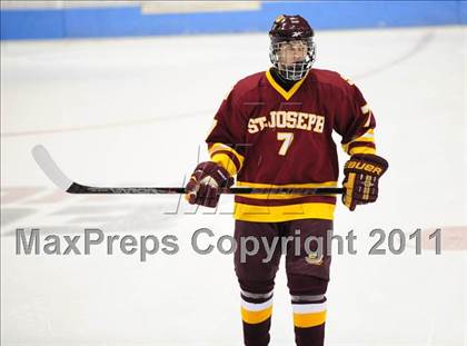 Thumbnail 3 in St. Joseph vs. New Canaan (CIAC Division 1 Semifinal) photogallery.