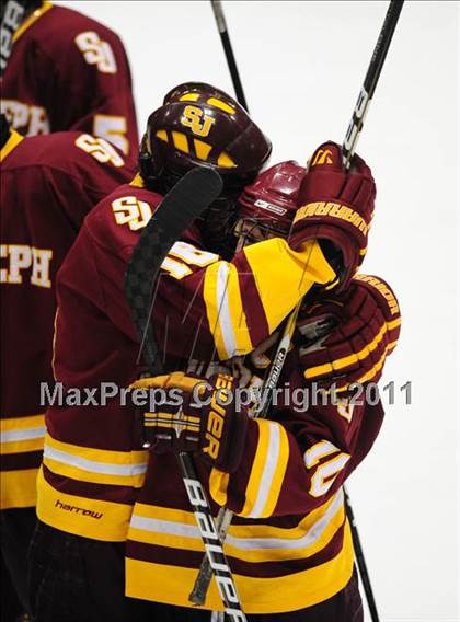 Thumbnail 3 in St. Joseph vs. New Canaan (CIAC Division 1 Semifinal) photogallery.