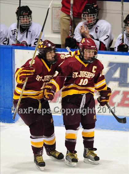 Thumbnail 2 in St. Joseph vs. New Canaan (CIAC Division 1 Semifinal) photogallery.