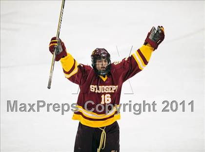 Thumbnail 1 in St. Joseph vs. New Canaan (CIAC Division 1 Semifinal) photogallery.