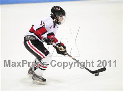 Thumbnail 3 in St. Joseph vs. New Canaan (CIAC Division 1 Semifinal) photogallery.