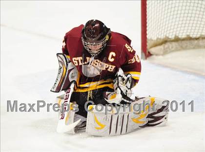 Thumbnail 2 in St. Joseph vs. New Canaan (CIAC Division 1 Semifinal) photogallery.
