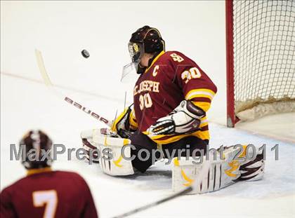 Thumbnail 2 in St. Joseph vs. New Canaan (CIAC Division 1 Semifinal) photogallery.