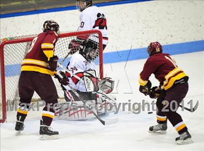 Thumbnail 3 in St. Joseph vs. New Canaan (CIAC Division 1 Semifinal) photogallery.