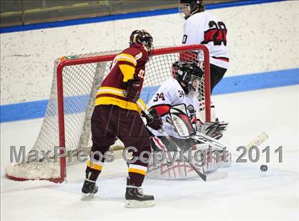 Thumbnail 2 in St. Joseph vs. New Canaan (CIAC Division 1 Semifinal) photogallery.