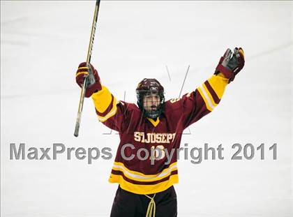 Thumbnail 2 in St. Joseph vs. New Canaan (CIAC Division 1 Semifinal) photogallery.