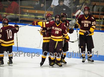 Thumbnail 3 in St. Joseph vs. New Canaan (CIAC Division 1 Semifinal) photogallery.