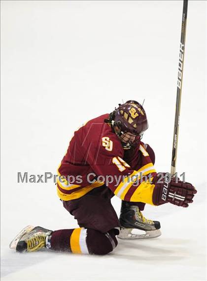 Thumbnail 2 in St. Joseph vs. New Canaan (CIAC Division 1 Semifinal) photogallery.