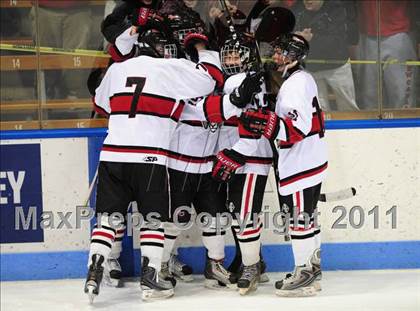Thumbnail 2 in St. Joseph vs. New Canaan (CIAC Division 1 Semifinal) photogallery.