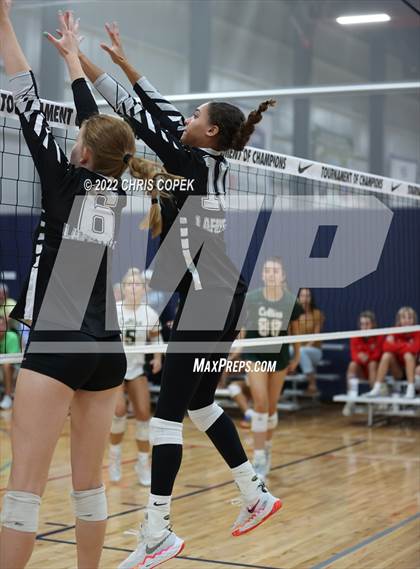 Thumbnail 1 in Trinity Catholic vs Lafayette (Nike Tournament of Champions) photogallery.