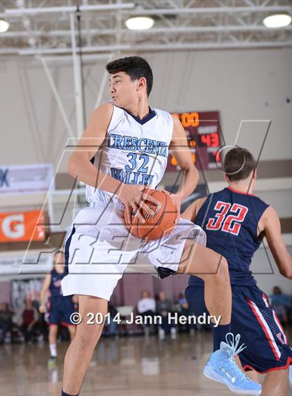 Thumbnail 1 in Viewpoint vs Crescenta Valley (MaxPreps Holiday Classic) photogallery.