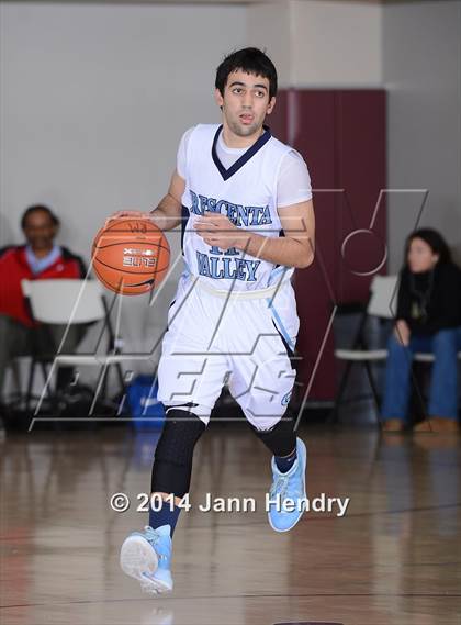 Thumbnail 1 in Viewpoint vs Crescenta Valley (MaxPreps Holiday Classic) photogallery.