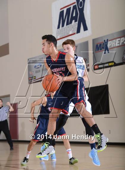 Thumbnail 2 in Viewpoint vs Crescenta Valley (MaxPreps Holiday Classic) photogallery.