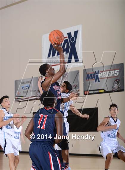 Thumbnail 1 in Viewpoint vs Crescenta Valley (MaxPreps Holiday Classic) photogallery.