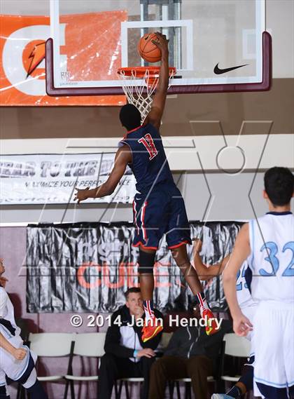 Thumbnail 1 in Viewpoint vs Crescenta Valley (MaxPreps Holiday Classic) photogallery.