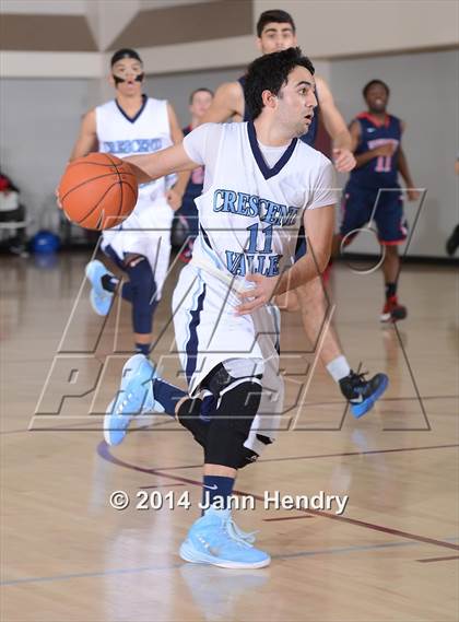 Thumbnail 3 in Viewpoint vs Crescenta Valley (MaxPreps Holiday Classic) photogallery.