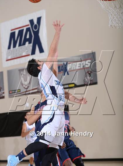 Thumbnail 1 in Viewpoint vs Crescenta Valley (MaxPreps Holiday Classic) photogallery.