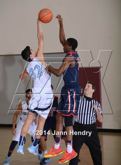 Thumbnail 1 in Viewpoint vs Crescenta Valley (MaxPreps Holiday Classic) photogallery.
