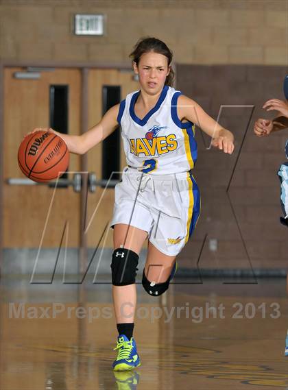 Thumbnail 3 in Oakmont vs. Sacramento Waldorf (Chavez Christmas Classic) photogallery.