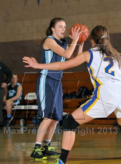 Thumbnail 3 in Oakmont vs. Sacramento Waldorf (Chavez Christmas Classic) photogallery.