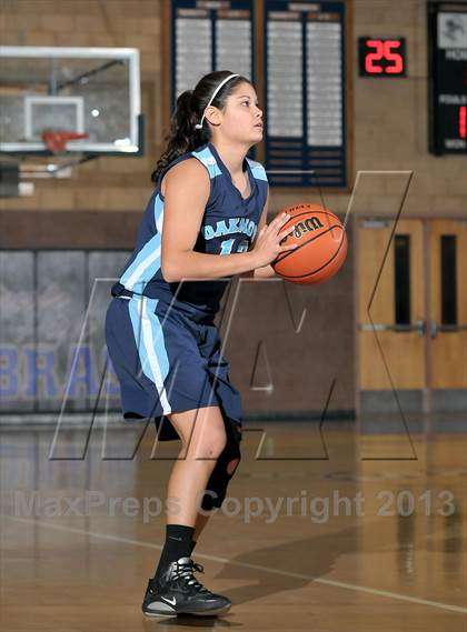 Thumbnail 3 in Oakmont vs. Sacramento Waldorf (Chavez Christmas Classic) photogallery.