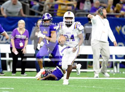 Thumbnail 2 in Logansport vs. Homer (LHSAA 1A Final)  photogallery.
