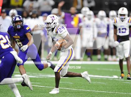 Thumbnail 1 in Logansport vs. Homer (LHSAA 1A Final)  photogallery.