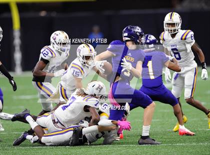 Thumbnail 1 in Logansport vs. Homer (LHSAA 1A Final)  photogallery.