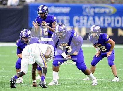 Thumbnail 1 in Logansport vs. Homer (LHSAA 1A Final)  photogallery.