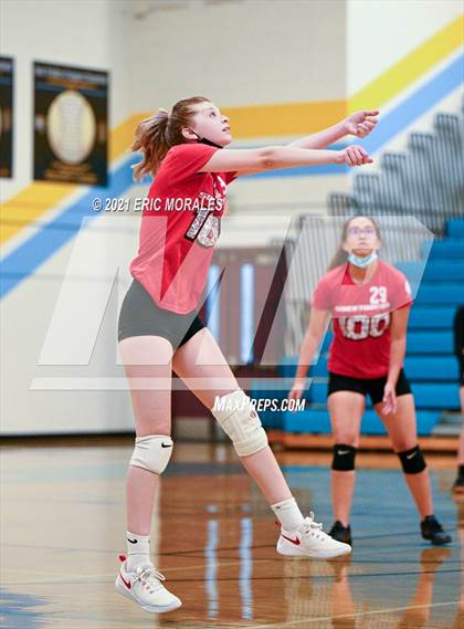 Thumbnail 1 in Sweetwater @ San Ysidro photogallery.
