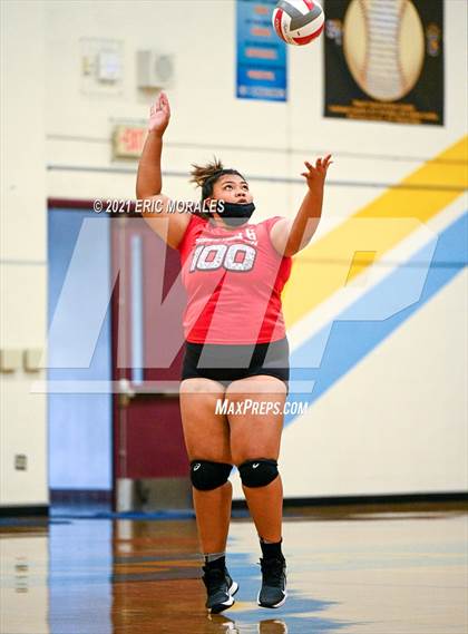 Thumbnail 2 in Sweetwater @ San Ysidro photogallery.